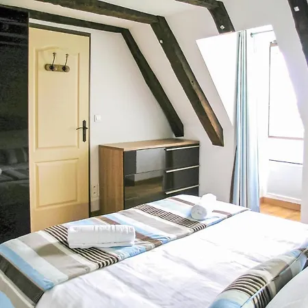 펜션 Beautiful In St Amand De Coly