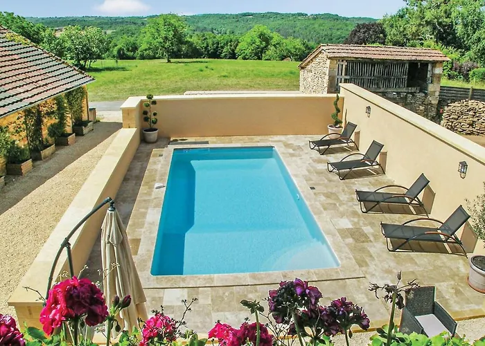 Beautiful In St Amand De Coly