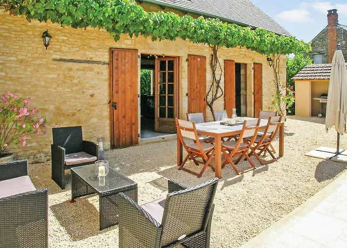 Beautiful In St Amand De Coly