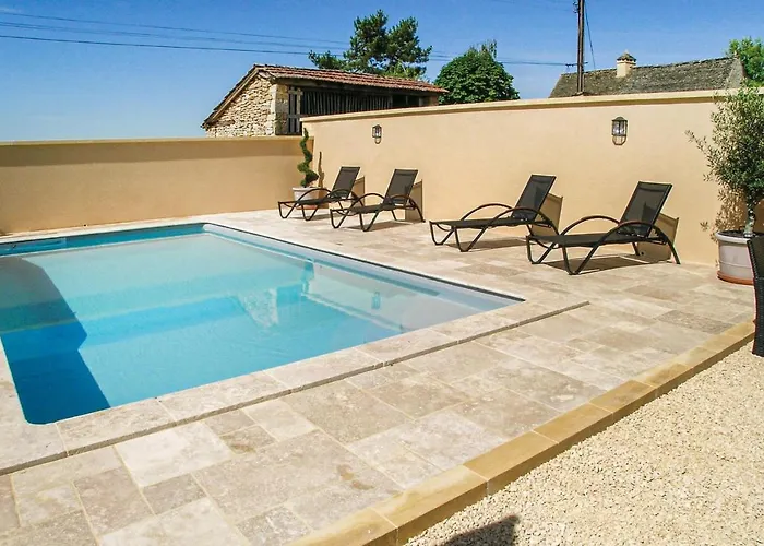 Beautiful In St Amand De Coly بيت للعطل Aubas